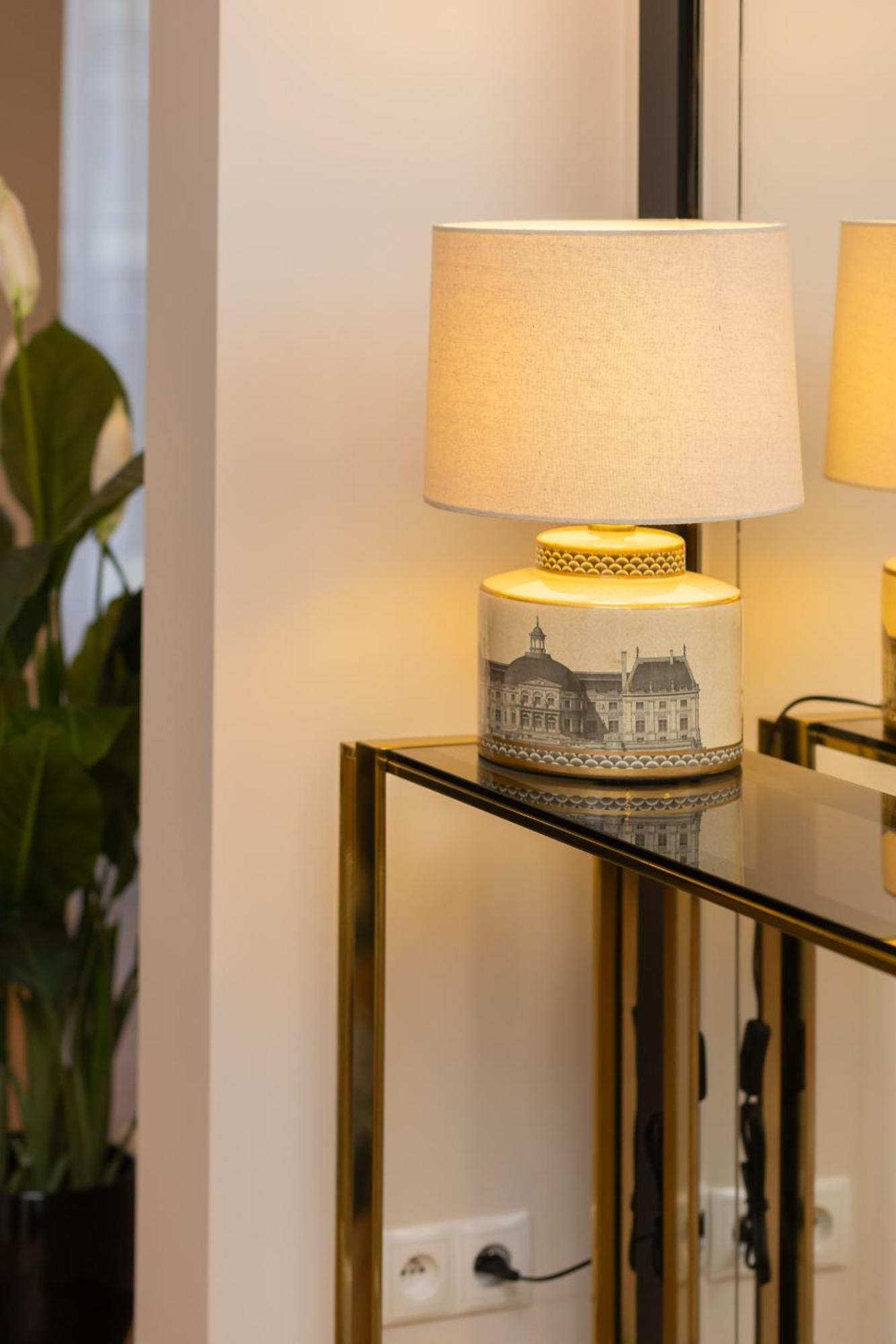 Lux Blue Moon Center Foksal By Renters Prestige Butas Warsaw