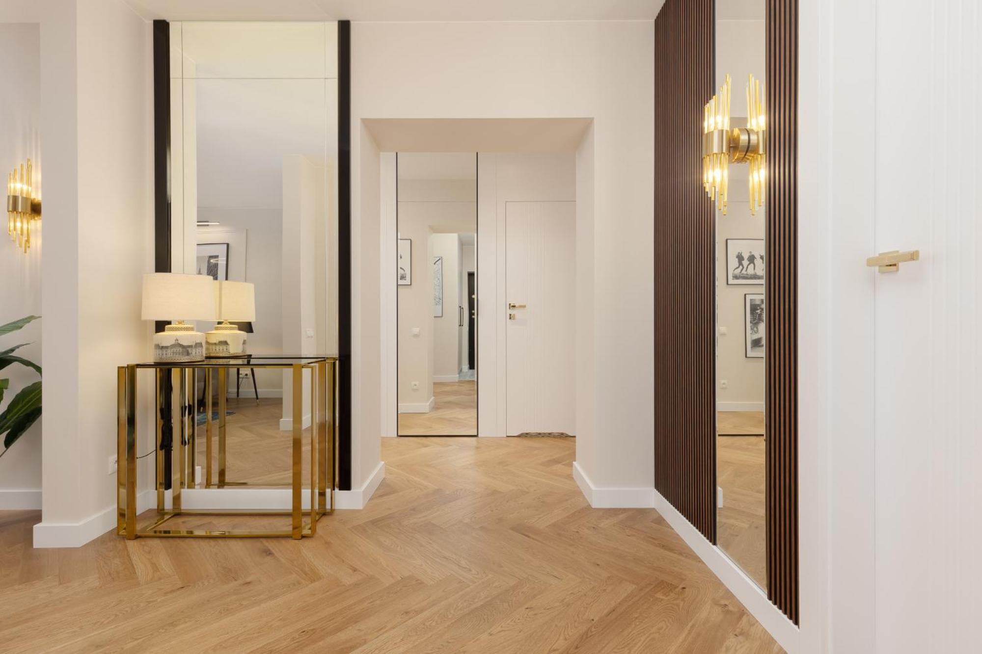 Butas Lux Blue Moon Center Foksal By Renters Prestige