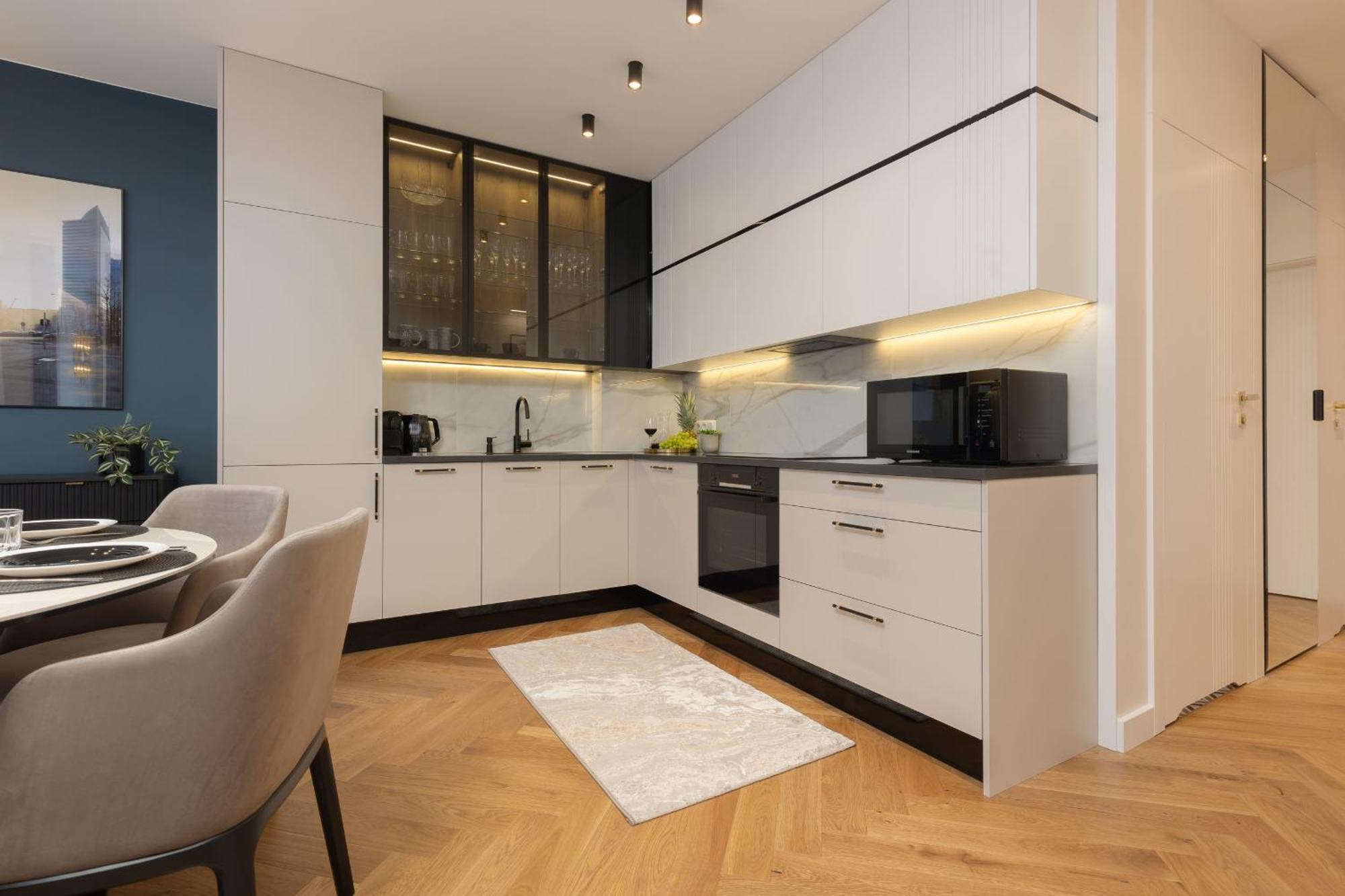 Butas Lux Blue Moon Center Foksal By Renters Prestige Warsaw