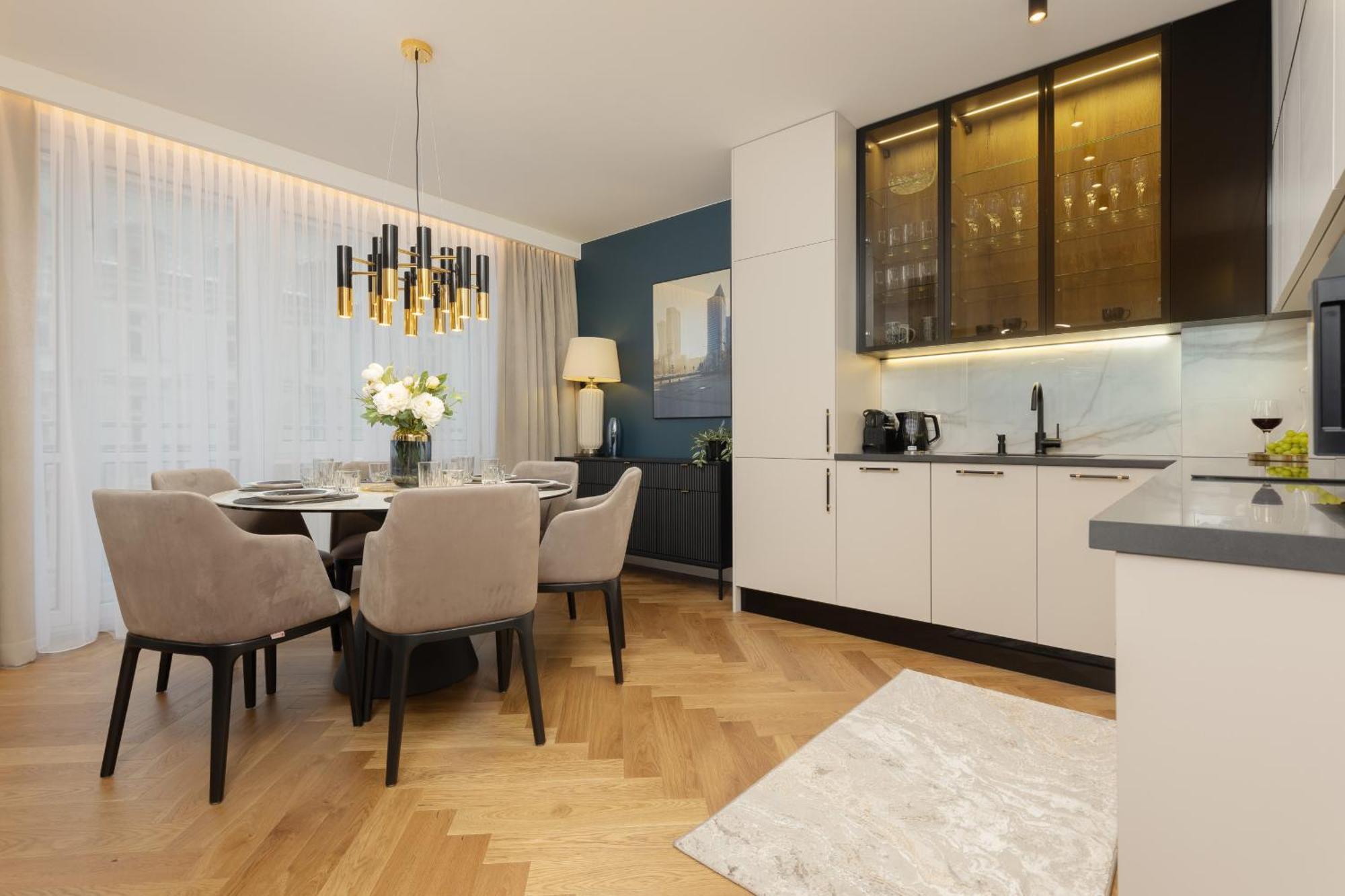 Lux Blue Moon Center Foksal By Renters Prestige Butas *