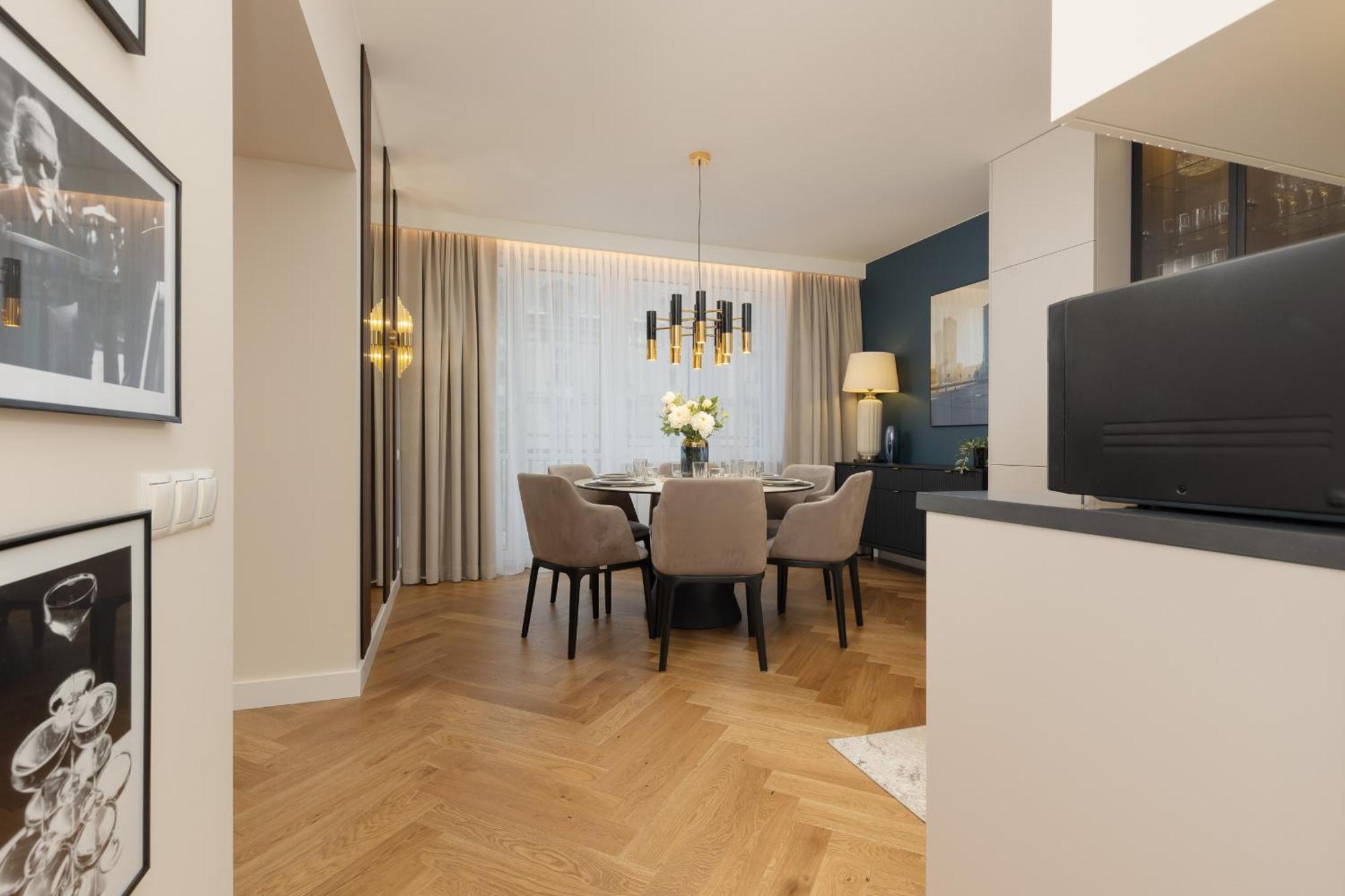 Butas Lux Blue Moon Center Foksal By Renters Prestige Warsaw