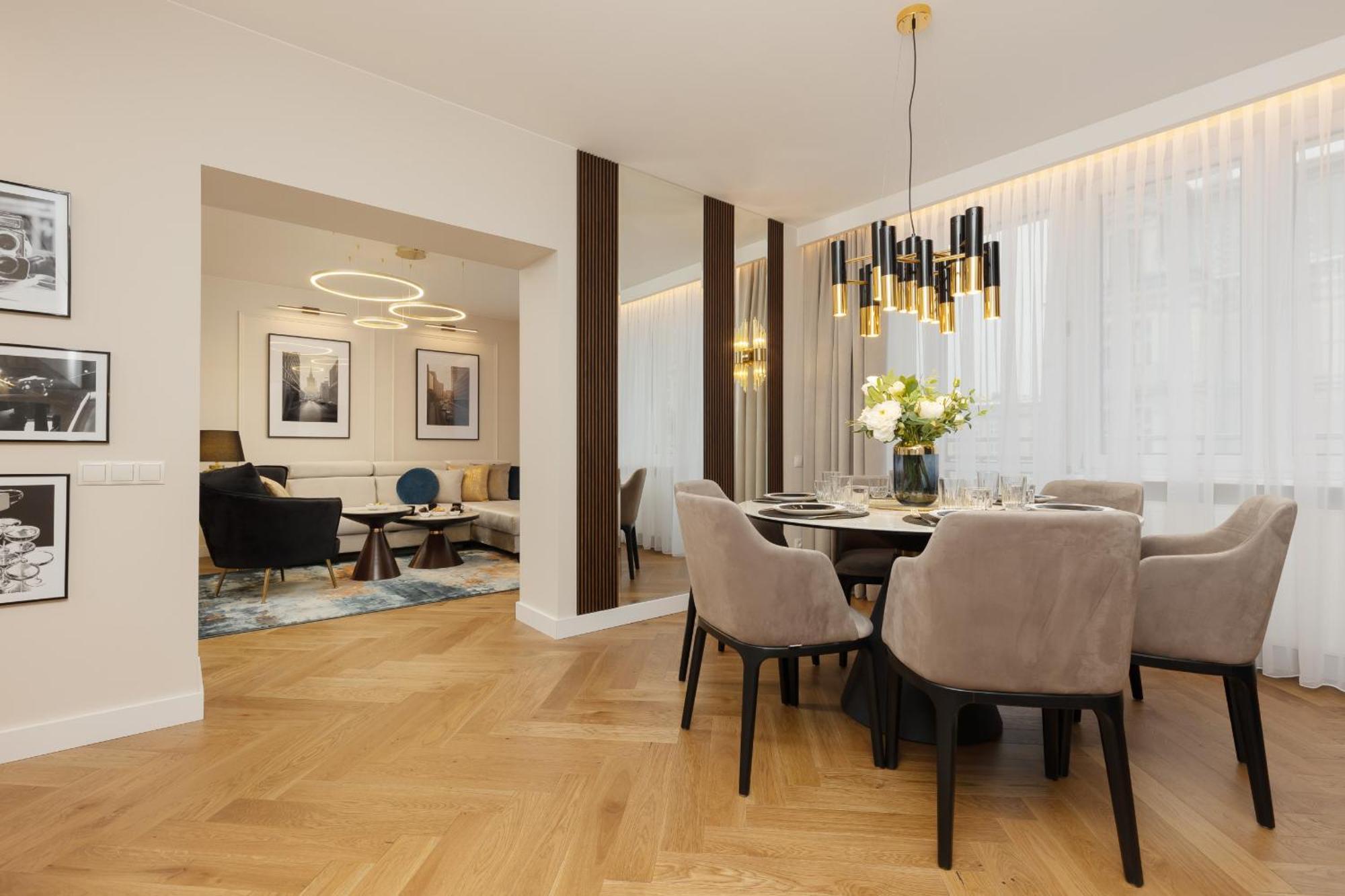 Butas Lux Blue Moon Center Foksal By Renters Prestige